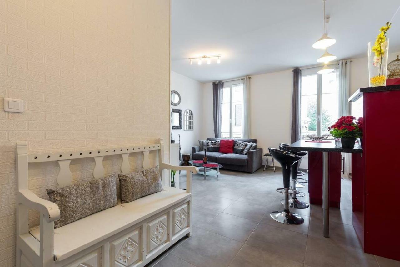 Stylish White And Red Apartments Juan-les-Pins Zewnętrze zdjęcie